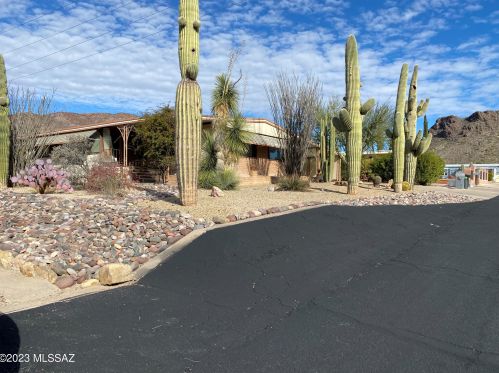 5492 Flying Circle St, Tucson, AZ 85713-4338