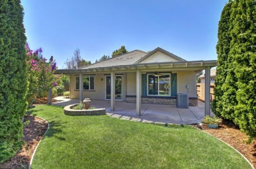 9860 Westminster Way, Elk Grove CA  95757-5124 exterior