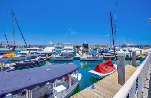 24 Bolivar St, Newport Beach CA  92663-4420 exterior