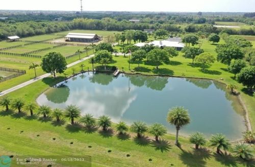 6075 1st St, Vero Beach FL  32968-9521 exterior