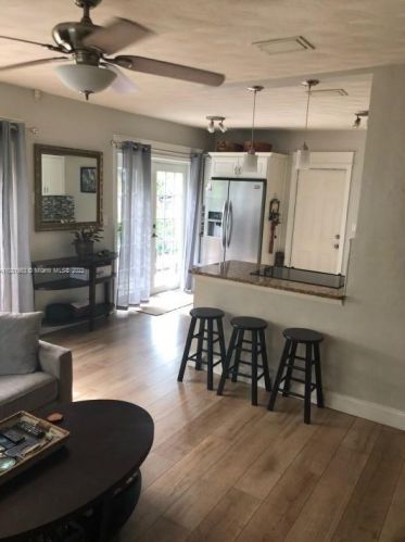 2206 26th Ave, Hollywood FL  33020-1915 exterior