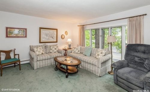 2100 Seamans Neck Rd, Seaford, NY 11783-2539