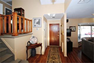 61 Glenwood Rd, Hicksville, NY 11803-1137