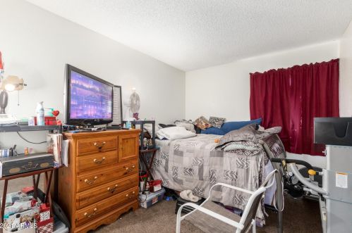 1102 Cheryl Dr, Phoenix AZ 85028-4436 exterior