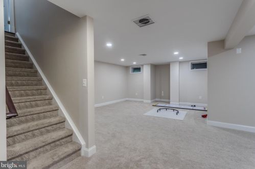 5800 Serengeti Ct, Haymarket VA  20169-3200 exterior