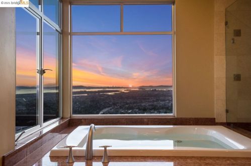 13349 Campus Dr, Oakland CA  94619-3709 exterior