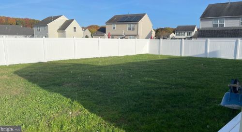 323 Wind Dr, Dover DE  19901-8608 exterior