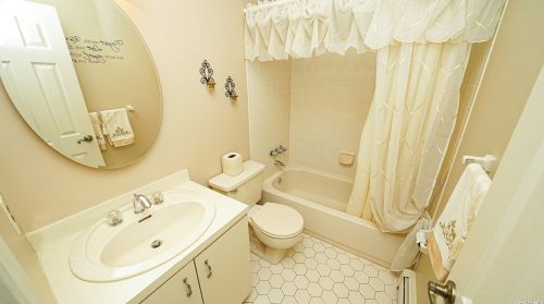 2661 Peconic Ave, Seaford NY  11783-3451 exterior