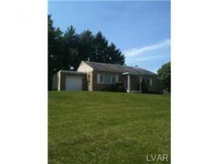 2020 Blue Barn Rd, Orefield, PA 18069-9001