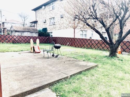 88 Edsall Blvd, Palisades Park NJ  07650-1351 exterior