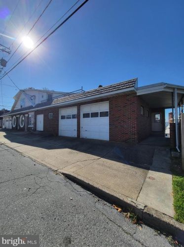 224 Port Clinton Ave, Moselem PA  19526-1533 exterior