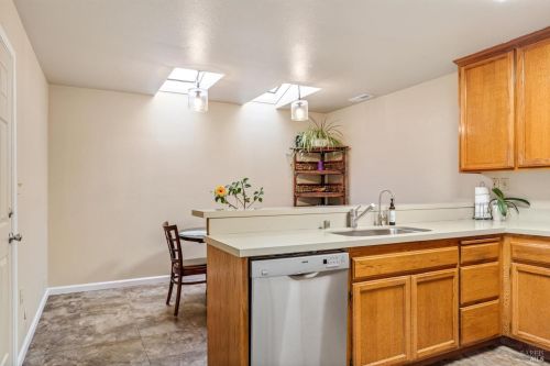 1006 Rutledge Ave, Santa Rosa CA  95404-5510 exterior