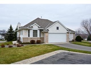 16343 Crystal Hills Dr, Lakeville, MN 55044-5827