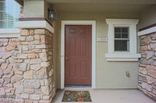 1368 Sabino Dr, Gilbert, AZ 85296-8474