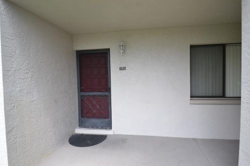131 Nancy Dr, Oldsmar, FL 34677-2279