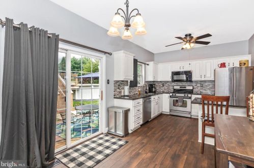 17 Lion Ct, Limerick PA  19468-1339 exterior