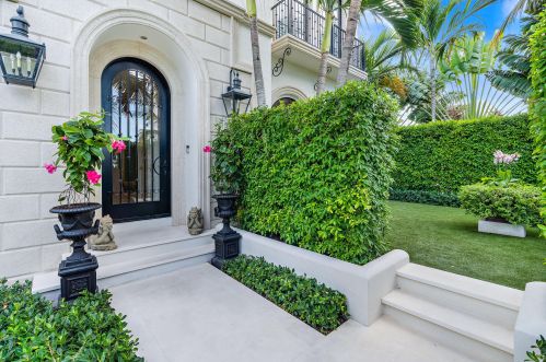 444 Chilean Ave, Palm Beach FL  33480-4529 exterior