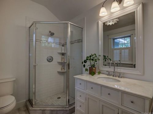 27 Stonehenge Rd, Warwick NY  10990-2354 exterior
