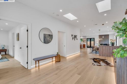 19525 Forest Ave, Hayward CA  94546-3519 exterior