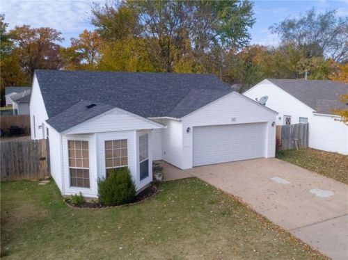 1305 Lo Mar St, Bentonville, AR 72712-3756