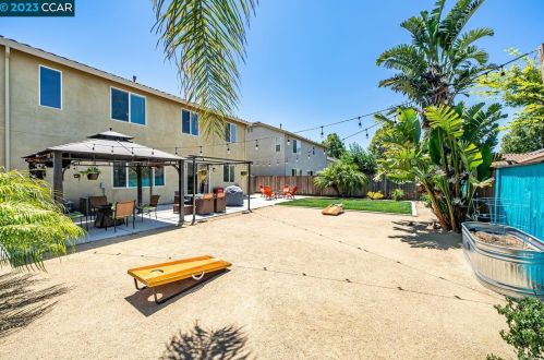 4086 Freesia Dr, Oakley CA  94561-1944 exterior