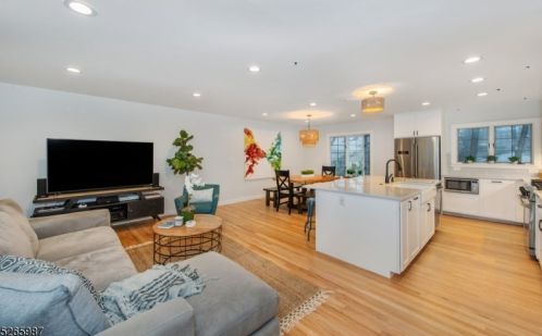 33 Campbell Ln, Berkeley Heights NJ  07922-1801 exterior