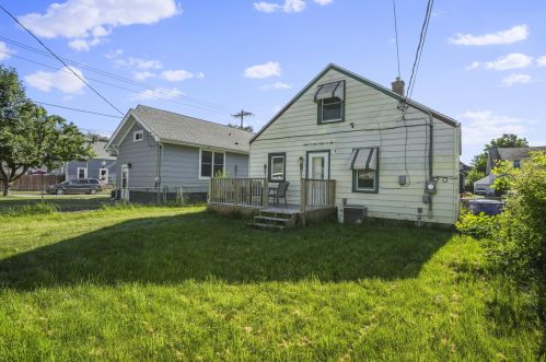 6927 35 Ave, Kenosha WI 53142-3942 exterior