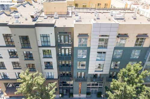 569 9th St, Oakland CA  94607-3833 exterior