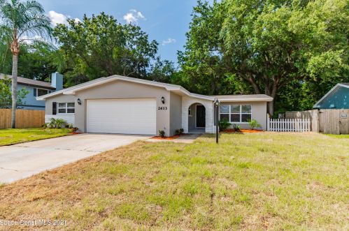 2613 Applewood Dr, Titusville, FL 32780-5901