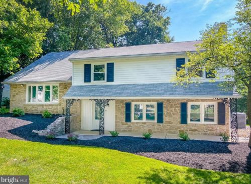 47 Crescent Dr, Southampton, PA 18966-2105