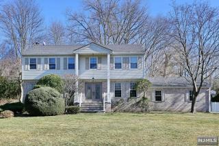 60 Bluehill Rd, Norwood, NJ 07648-1201
