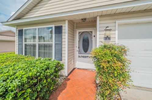 1617 Tudor Ln, Tavares, FL 32778-4336