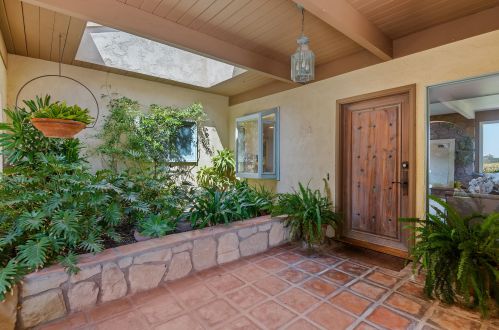 2700 Holly Rd, Santa Barbara, CA 93105-2158
