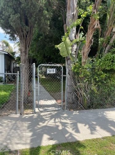 5620 Cartwright Ave, North Hollywood, CA 91601-2108