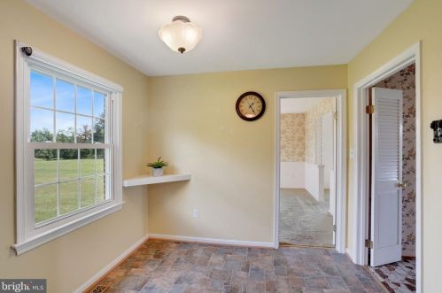 10711 Kettle Run Rd, Nokesville VA  20181-1715 exterior