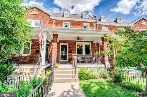 1714 D St, Washington, DC 20003-2410