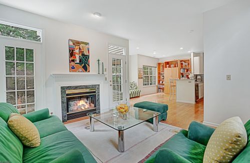 20 Four Oaks Rd, Bedminster NJ  07921-2048 exterior