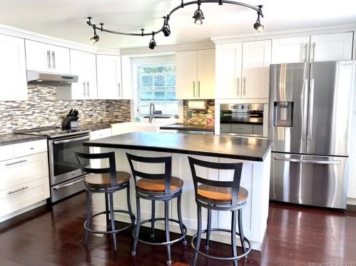 83 Maltbie Ave, Stamford CT  06902-1109 exterior