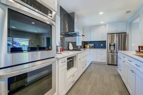 2902 El Caminito, Glendale CA 91214-2005 exterior