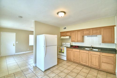 2720 Mineola Dr, Lakeland, FL 33801-2823