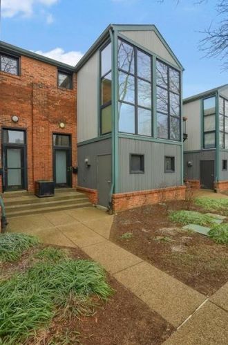 1726 Wharton St, Pittsburgh PA 15203-1736 exterior