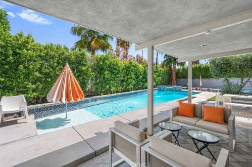 1120 Louise Dr, Palm Springs CA  92262-3209 exterior