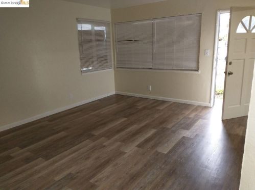 668 Clara St, Oakland, CA 94603-1141