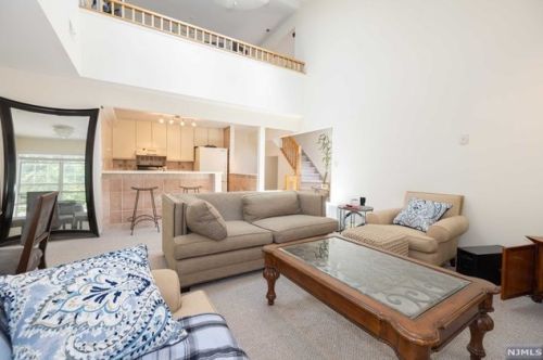 81 Fox Run Dr, Englewood NJ  07631-5055 exterior