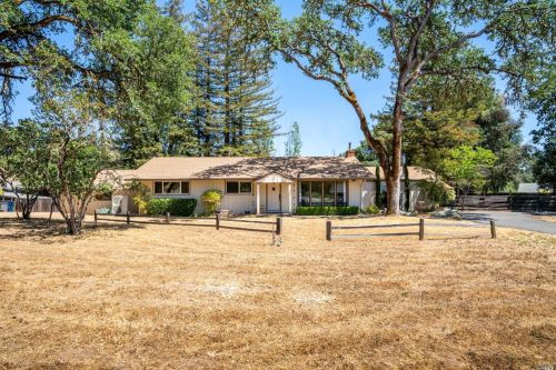 2141 Tan Oak Pl, Ukiah, CA 95482-3638