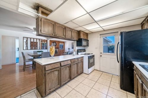 13371 Neptune Ct, Garden Grove CA  92843-2724 exterior