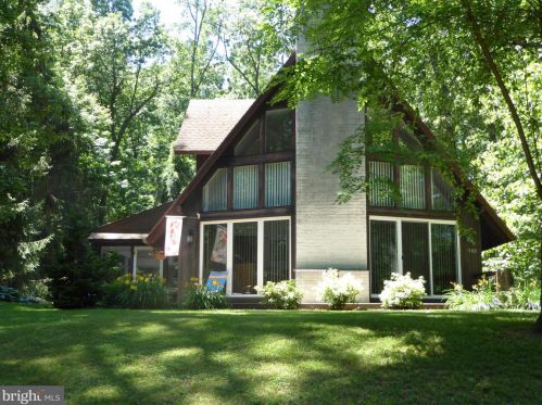 950 Sandbank Rd, Mount Holly Springs, PA 17065-1148