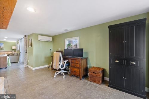 39580 Lovettsville Rd, Lovettsville VA  20180-2008 exterior