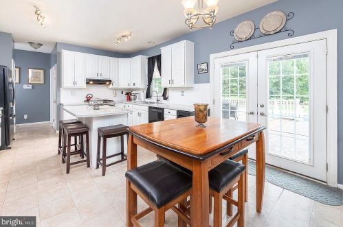 1 Helen Lois Ct, Pilesgrove NJ  08098-2639 exterior