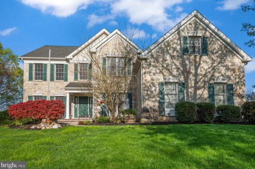 97 Grenville Cir, Southampton, PA 18966-1548